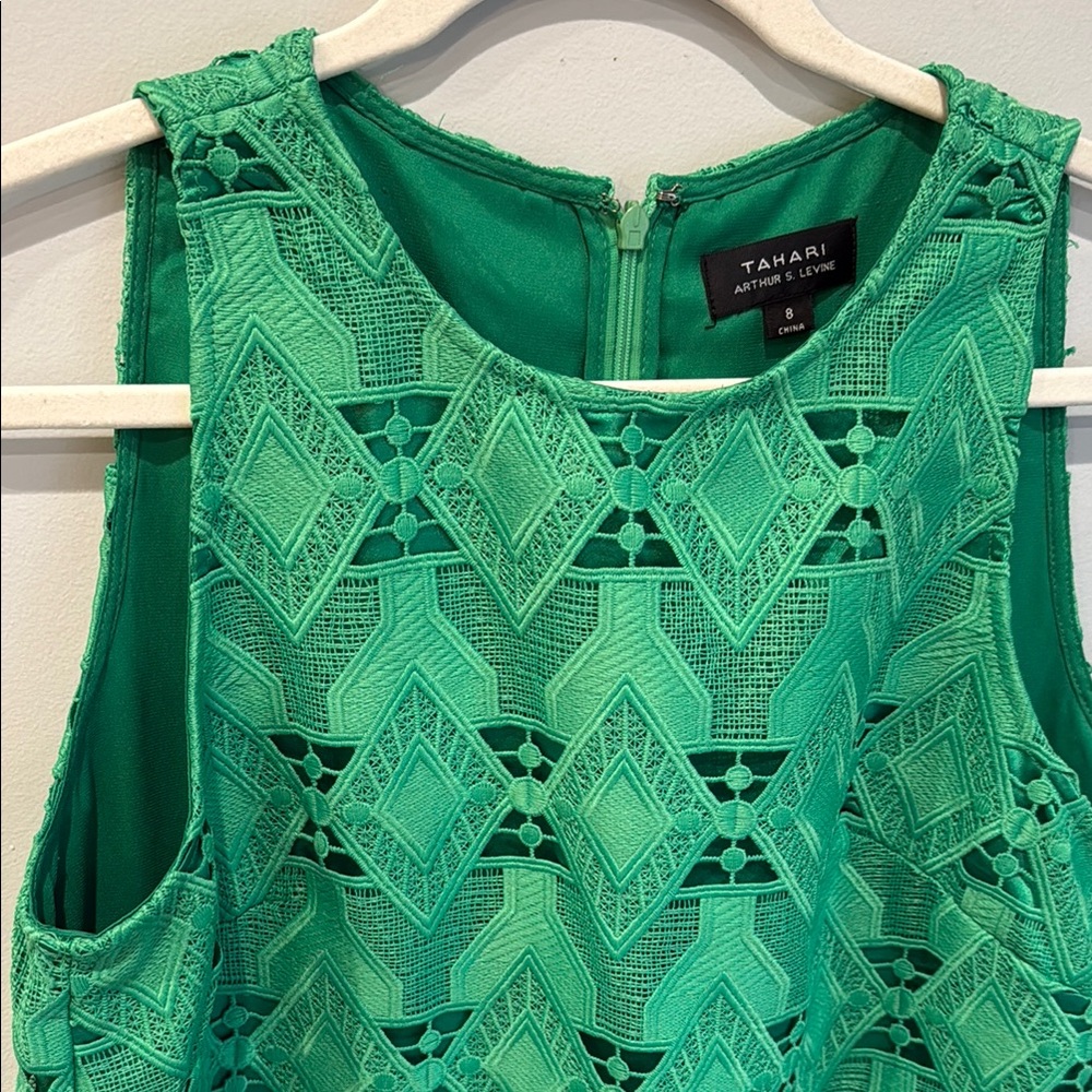 Tahari Dresses Kelly Green Sleeveless Geometric Diamond Lace Lined Shift Dress